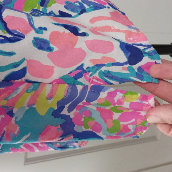 🔴SOLD🔴🦒VERY HTF Lilly Pulitzer🦒 - Willa Top - Picture 13 of 16